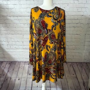 3X paisley print shift dress with scoop neck. Long sleeves. Slinky feel.…